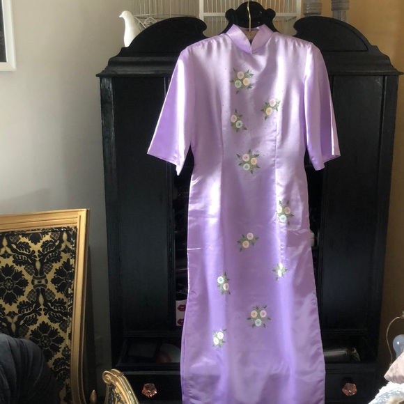 Dresses & Skirts - Vintage Satin mandarin ladies dress